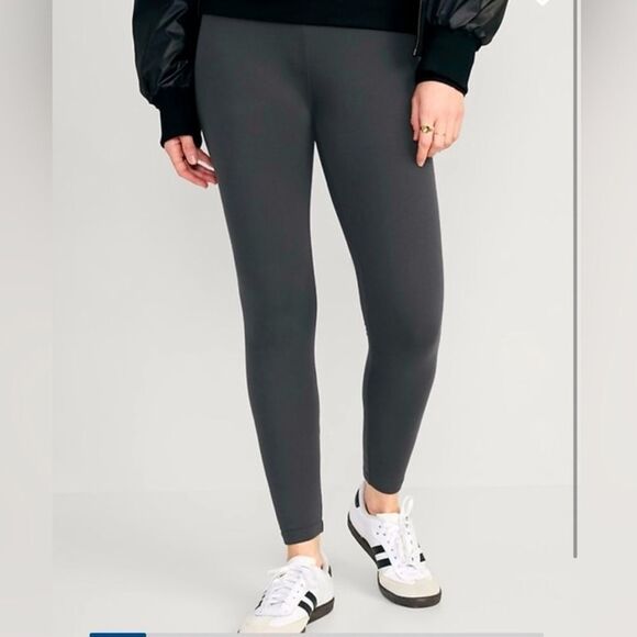 Old Navy Fleece Leggings in Panther! - Picture 1 of 12
